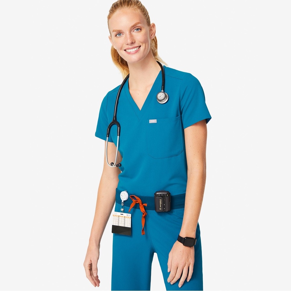 Figs Catarina scrub top in Alps Blue size XS